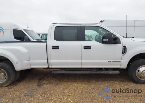 2022 Ford F-350 z USA, uszkodzony, nr VIN 1FT8W3DT7NEE21182